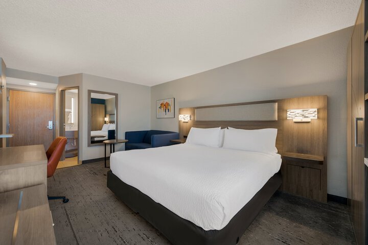 Holiday Inn Express Hampton - Coliseum Central by IHG