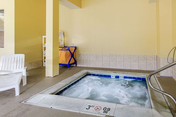 Pool 4 of 28