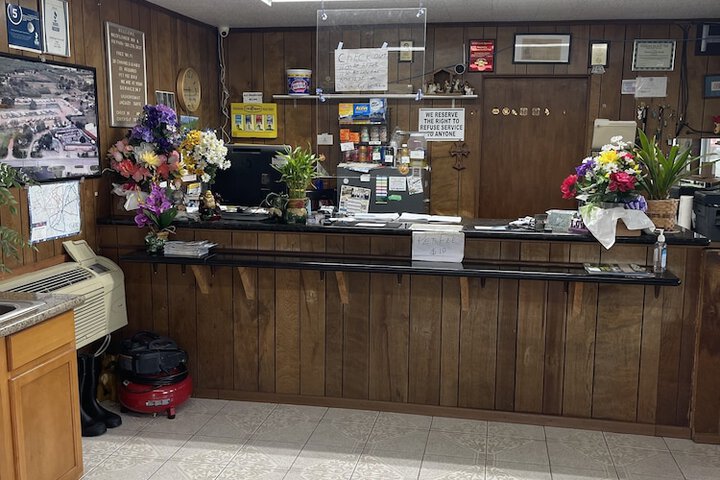 Business Center 17 of 19