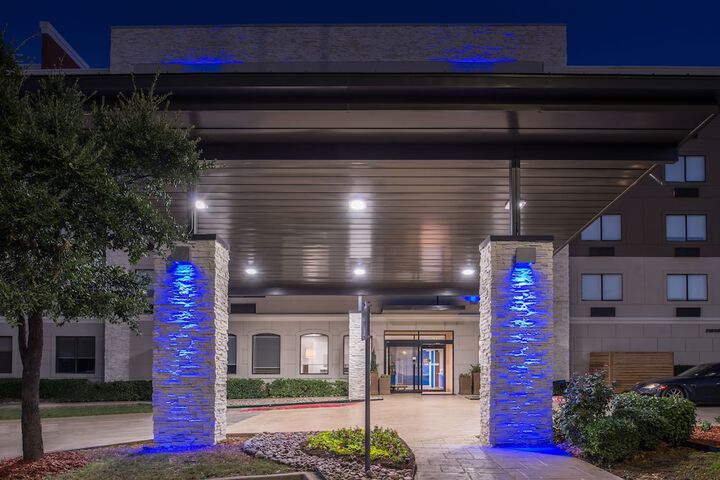 Hotel 7 of 54