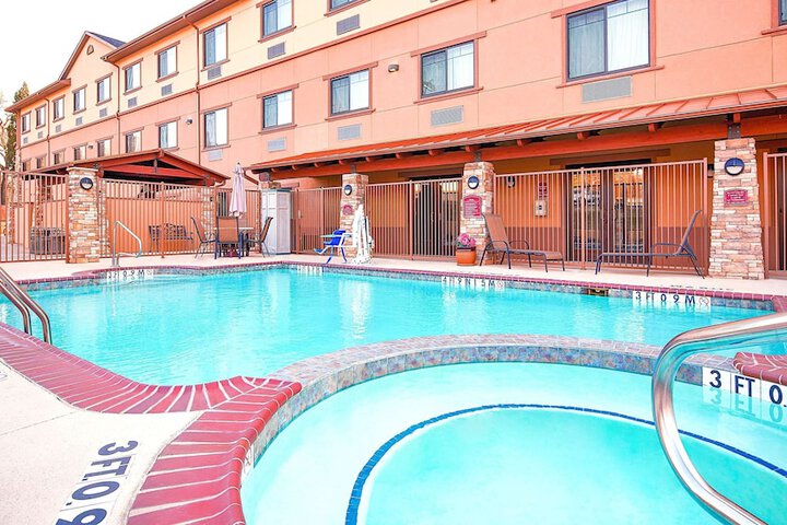 Pool 4 of 24