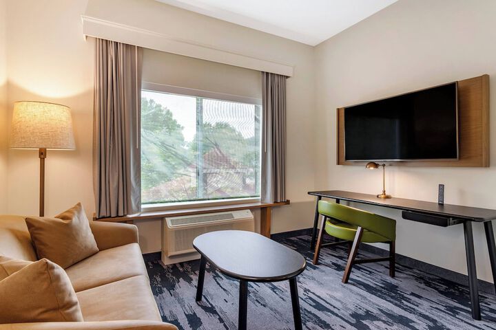 Room 10 of 19
