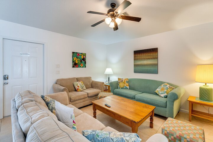 Pet-friendly Englewood Getaway Near Ocean!