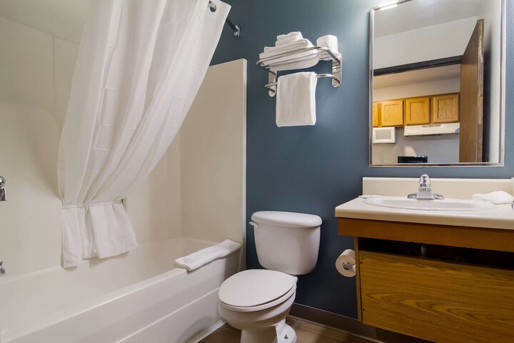 Room 14 of 30