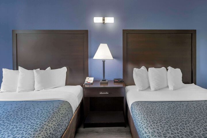 Room 27 of 34