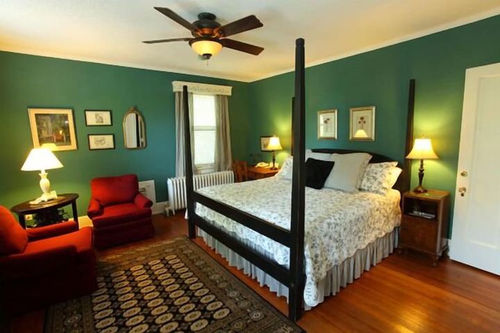 THE BROWN STREET INN
