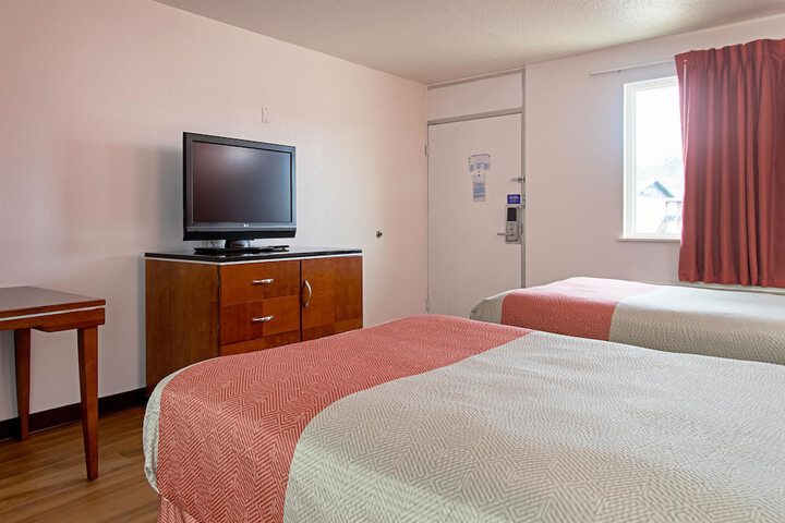 Room 33 of 67
