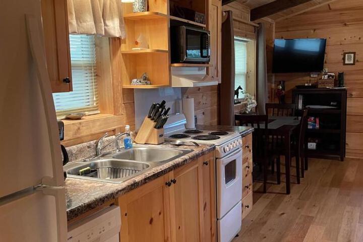 Moore Road Cabin 1 Pet Friendly