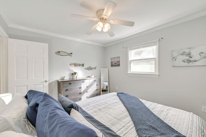 Spacious Lake Norman Retreat w / Boat Ramp!