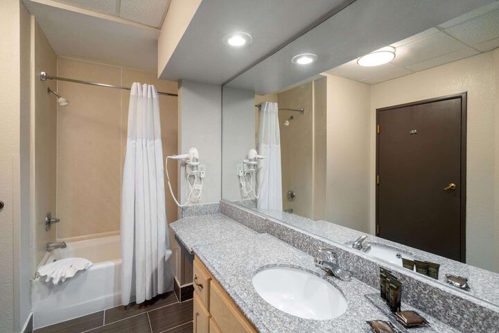 Room 8 of 25