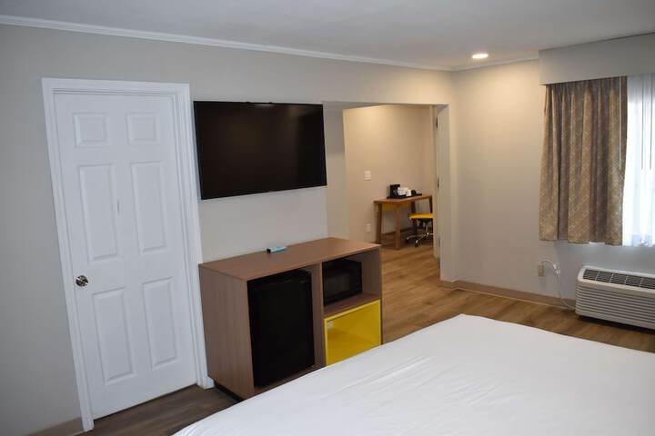 Room 9 of 26