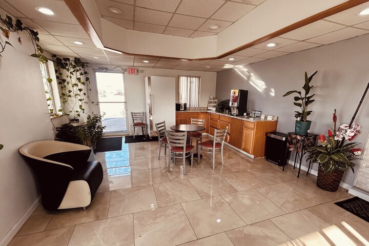 Residential Suites Blue Springs by Hotel O I 70