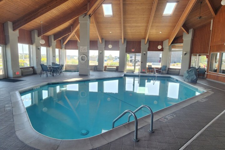 Ten Pin Inn & Suites