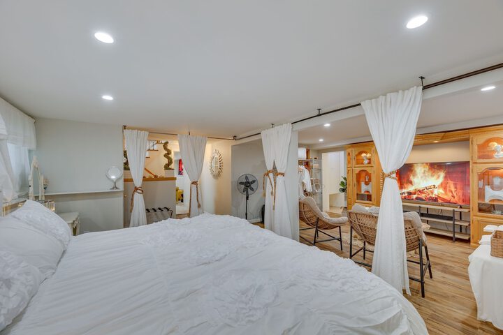 dreams of Paradise Luxury Home w / Pool!