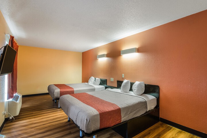 Room 16 of 34