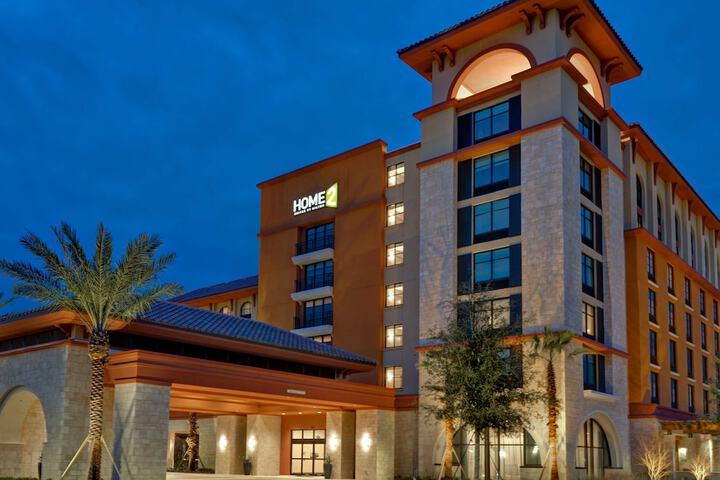 Home2 Suites by Hilton Orlando at Flamingo Crossings