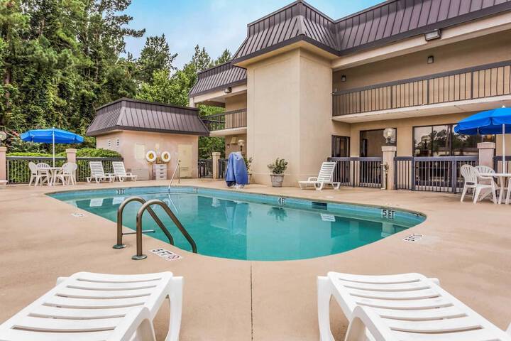 Pool 8 of 61