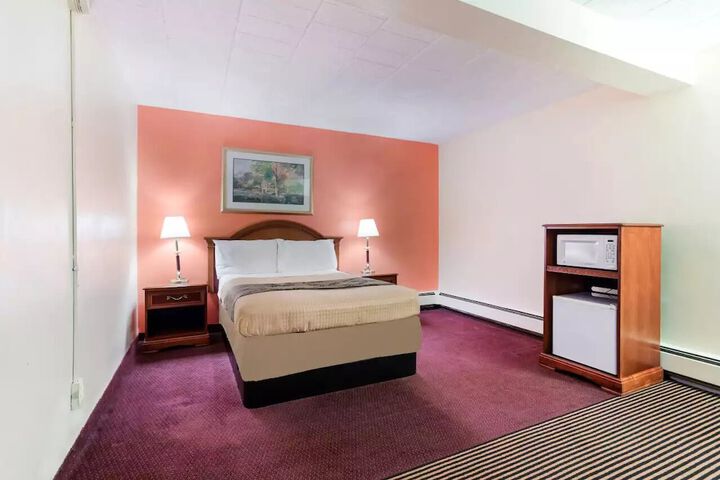 Room 7 of 19