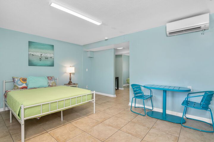 Room 22 of 77