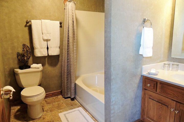 DONNAS PREMIER LODGING