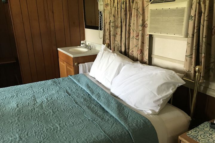 Chamber Lane Motel
