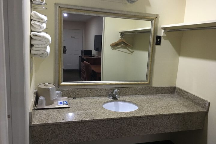 Room 17 of 29