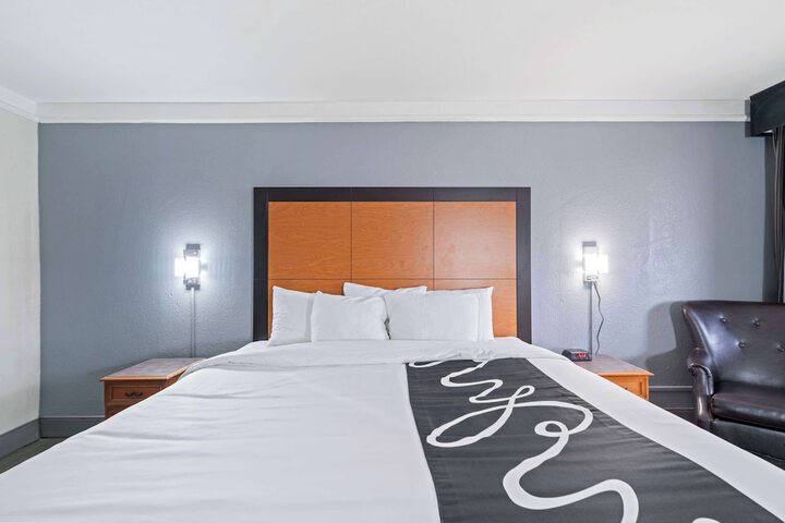 Room 102 of 142