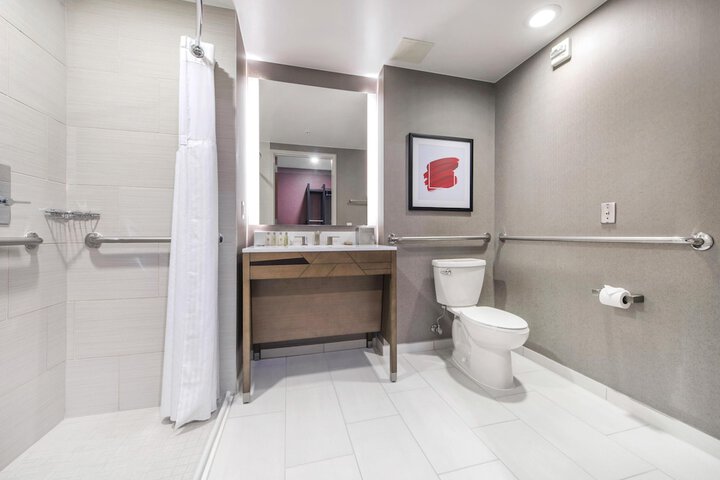 DoubleTree by Hilton Raleigh - Cary