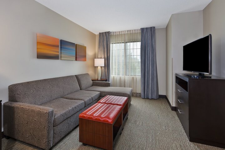 Staybridge Suites Detroit-Utica by IHG
