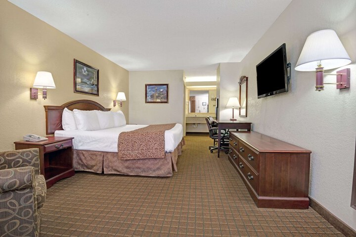 Room 22 of 36