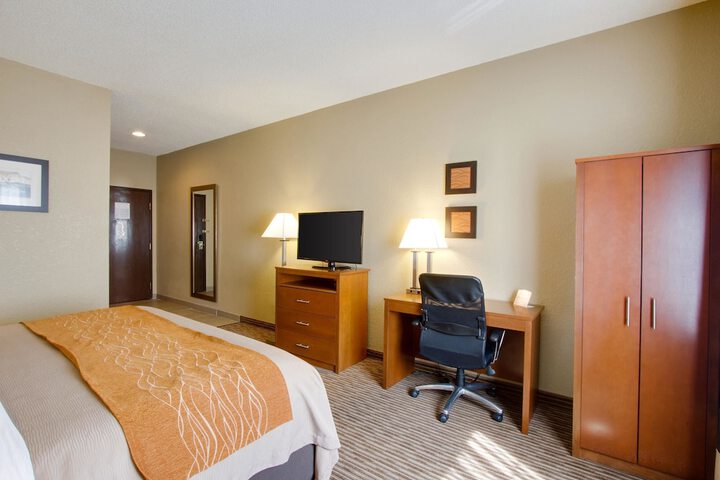 Room 17 of 38