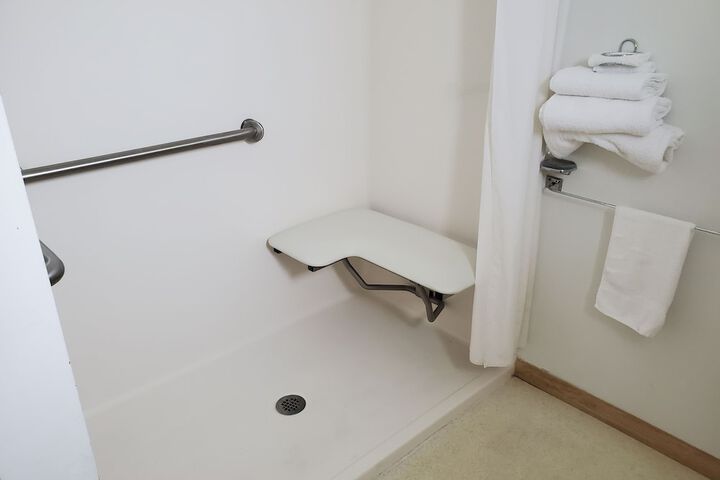 Room 6 of 43