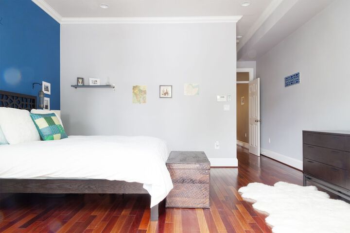 Room 6 of 15