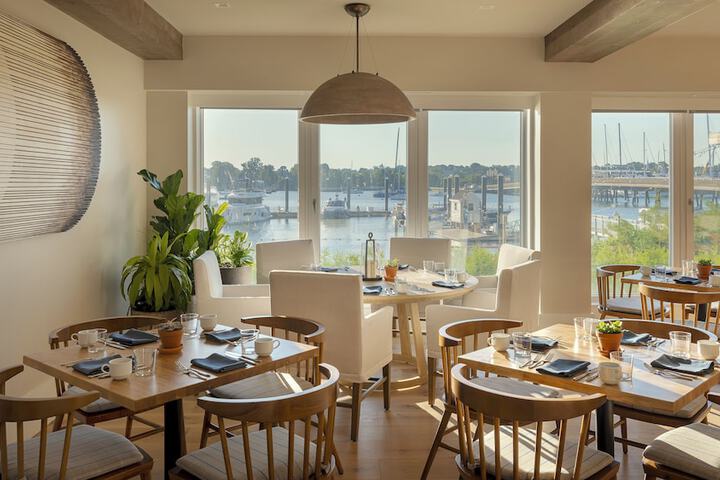 Newport Harbor Island Resort