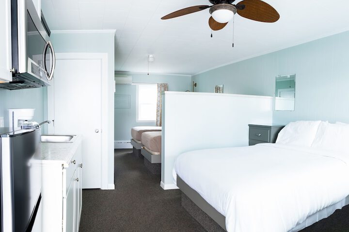 Room 16 of 38