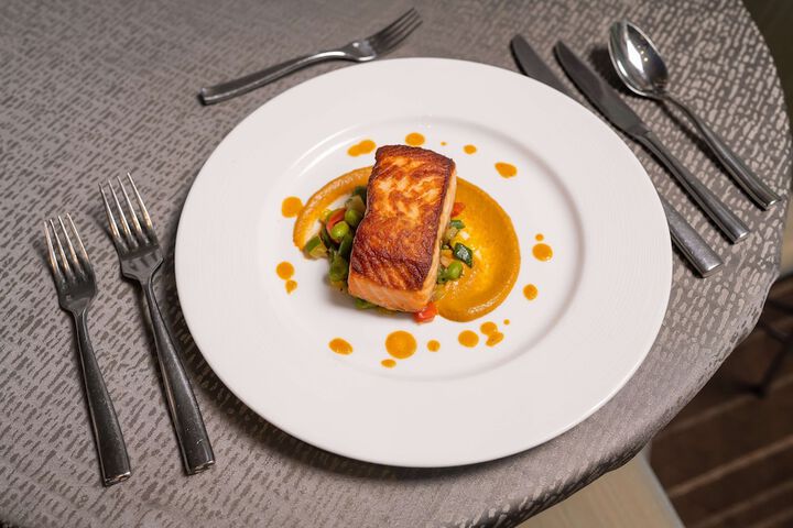 Dining 82 of 111