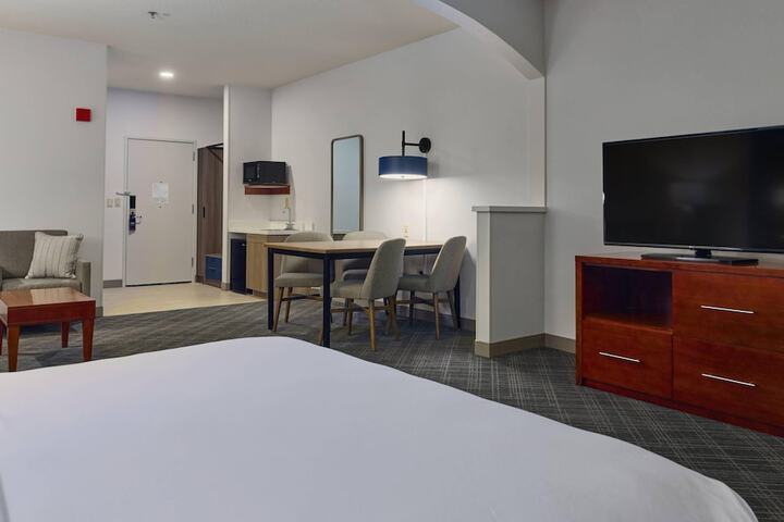 Comfort Suites Springfield-Eugene