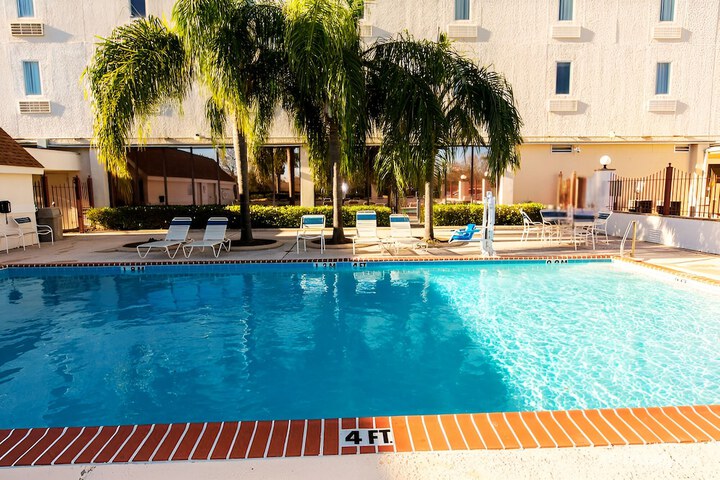 Pool 13 of 74