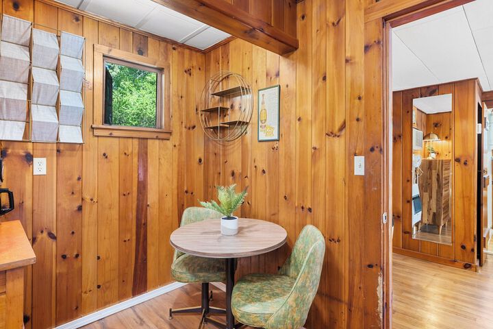 CedarWood Inn