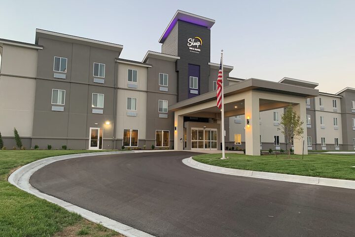 Hotel 3 of 72