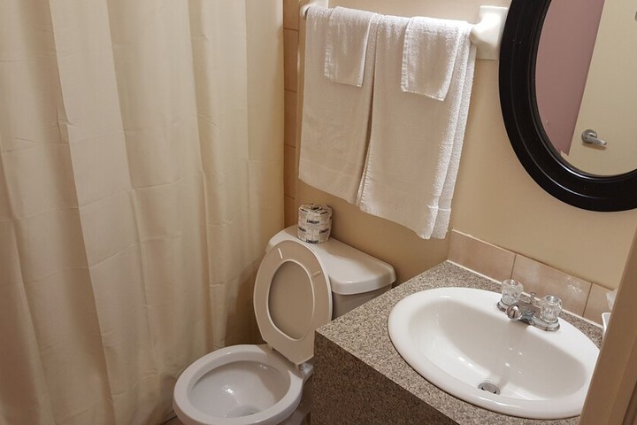 Room 8 of 22