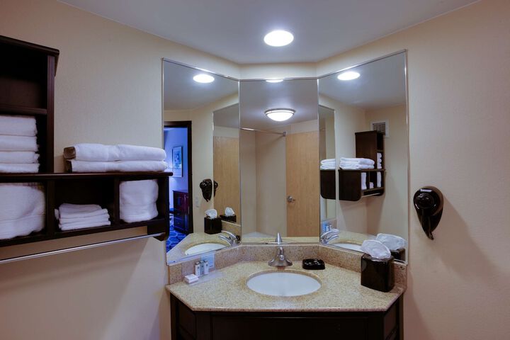 Room 8 of 14