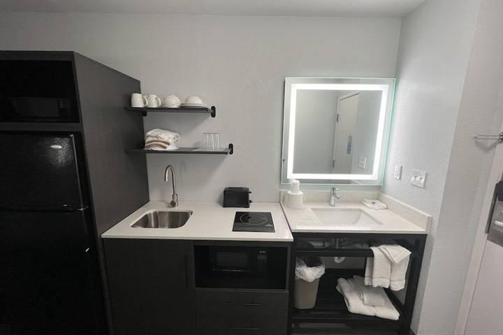 Room 42 of 44