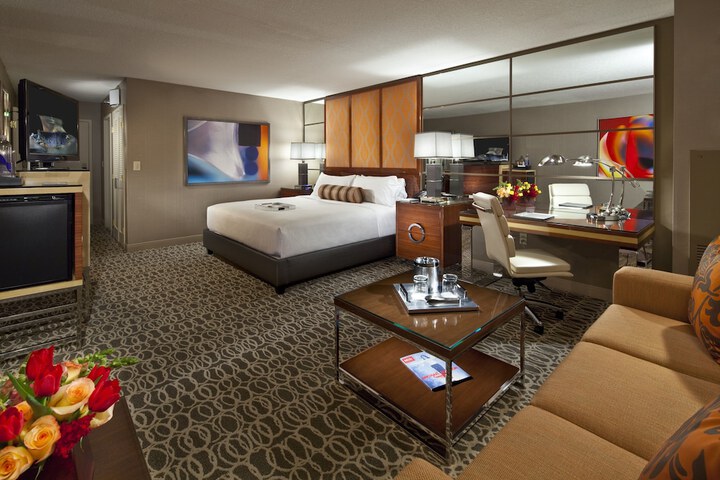 Room 53 of 99