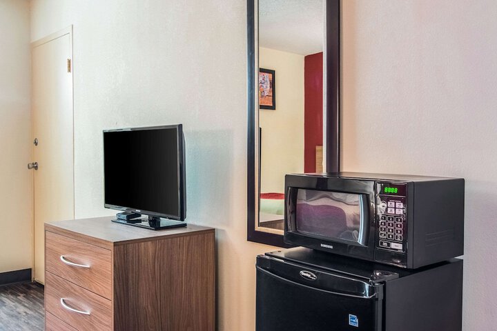 Room 10 of 29