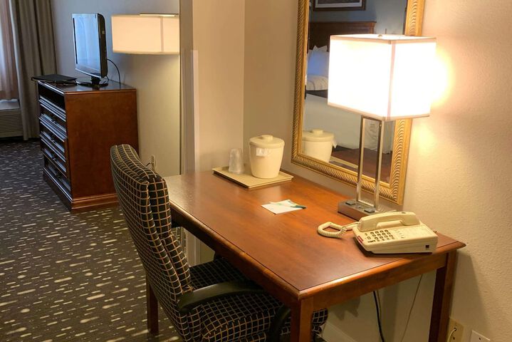 Room 19 of 38