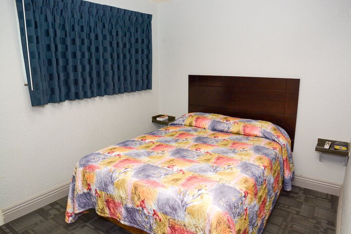Room 12 of 21