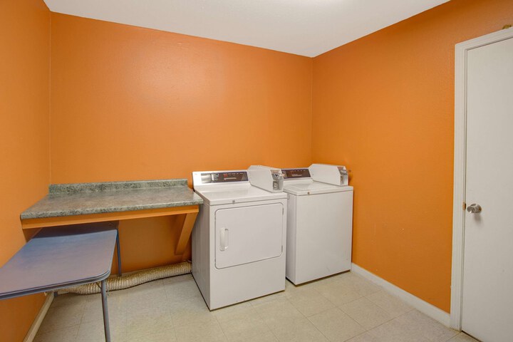 Room 4 of 15