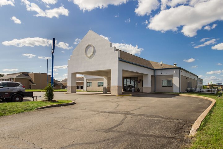 Motel 6 Rothschild WI