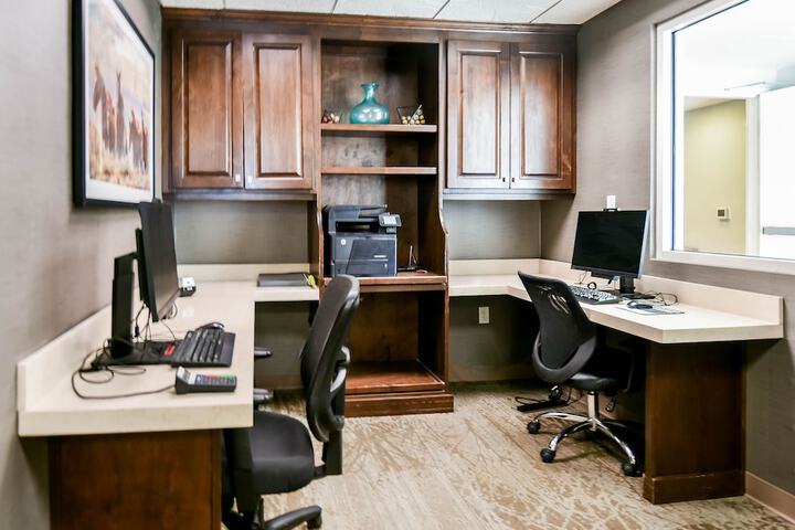 Business Center 97 of 98